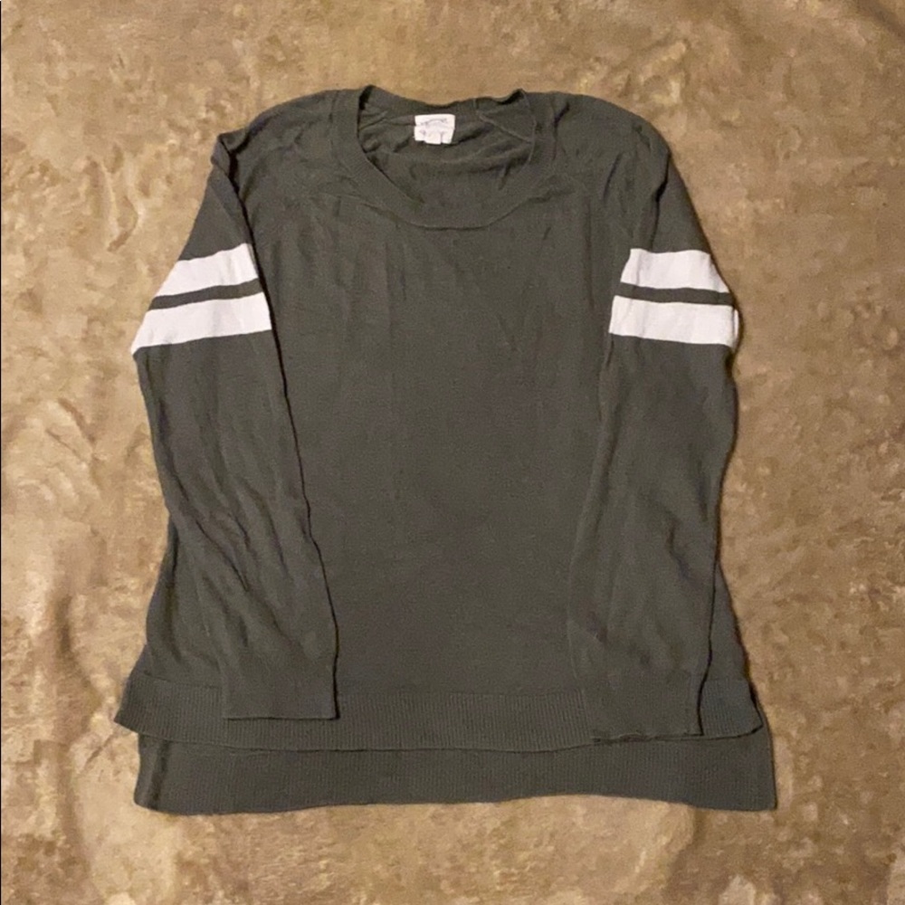 Green long sleeve shirt